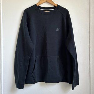 Nike crewneck with pocket